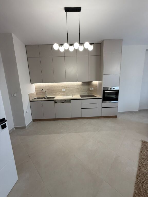 Apartament me qira tek Farmacia 10
