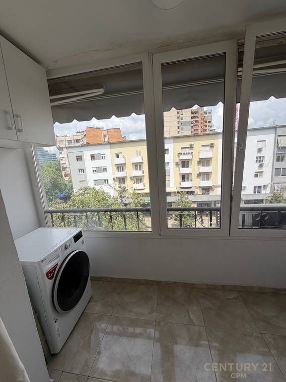 Apartament 2+1 me qira në qendër