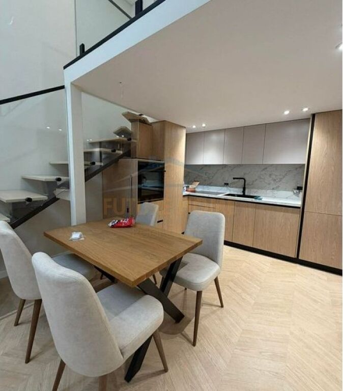 In vendita, Duplex + Posto Auto, Golden Park