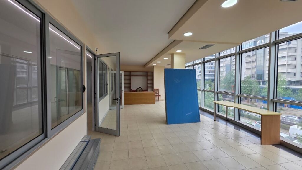 🏢 Shop for Rent in Transballkanike, Vlora
