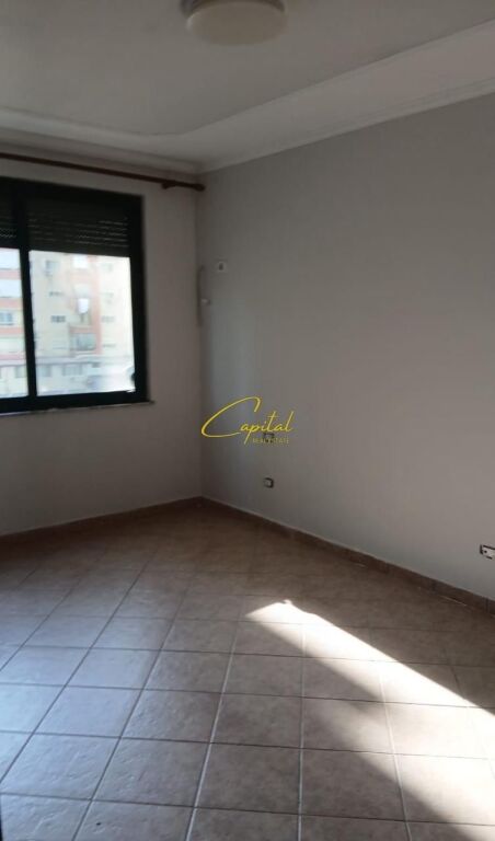 OFFICE FOR RENT 150 M2 FORMER EXHIBITION 120,000 LEKE