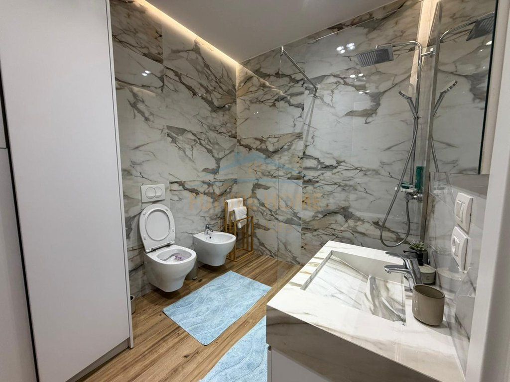 Rent, Apartment 2+1+2 , Barrikadave Street , Tirane .