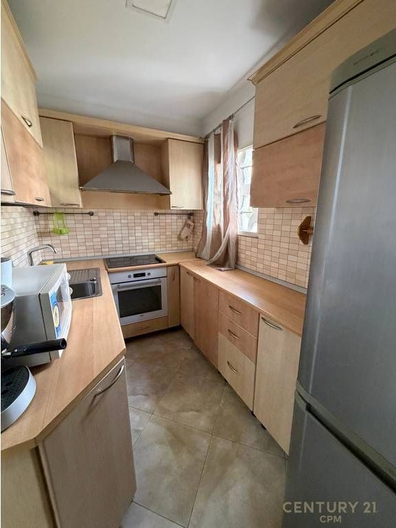 Apartament 2+1 me qira në qendër