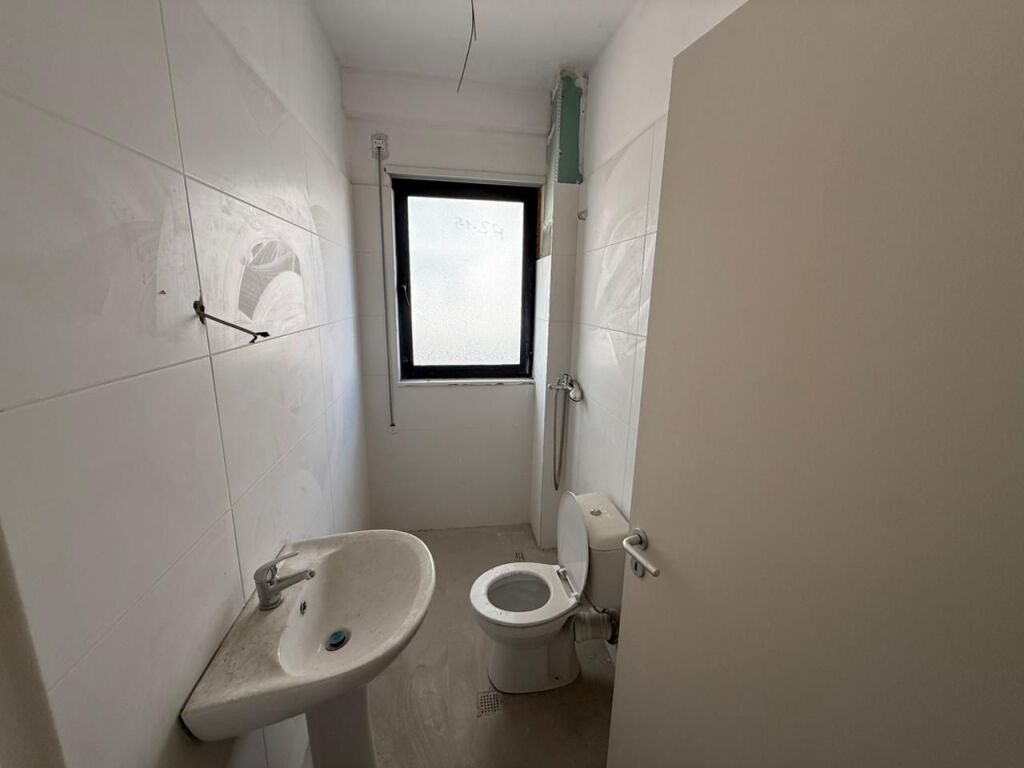 📣 SHITET Apartament 2+1 Me 2 Tualete Dhe Ballkon 📍 Rruga e "Durresit" ✨🏢 Ndertim i Ri