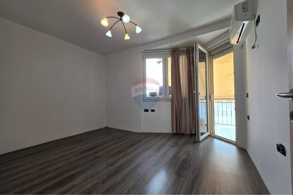 Apartment 2+1 for sale in Fusha e Aviacionit