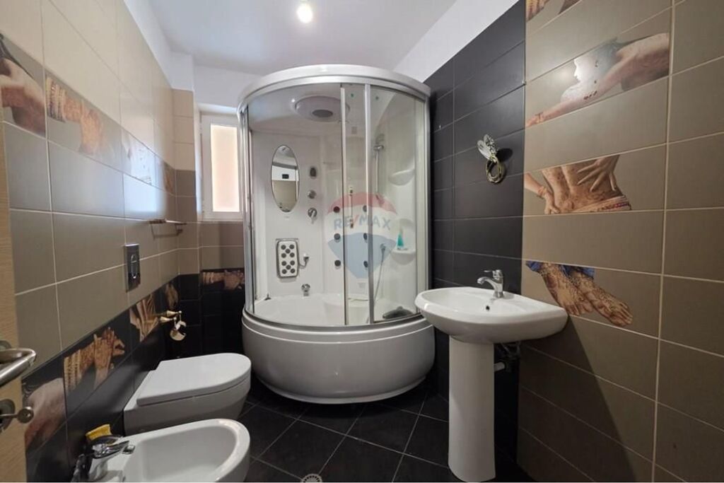 Apartment 2+1 for sale in Fusha e Aviacionit