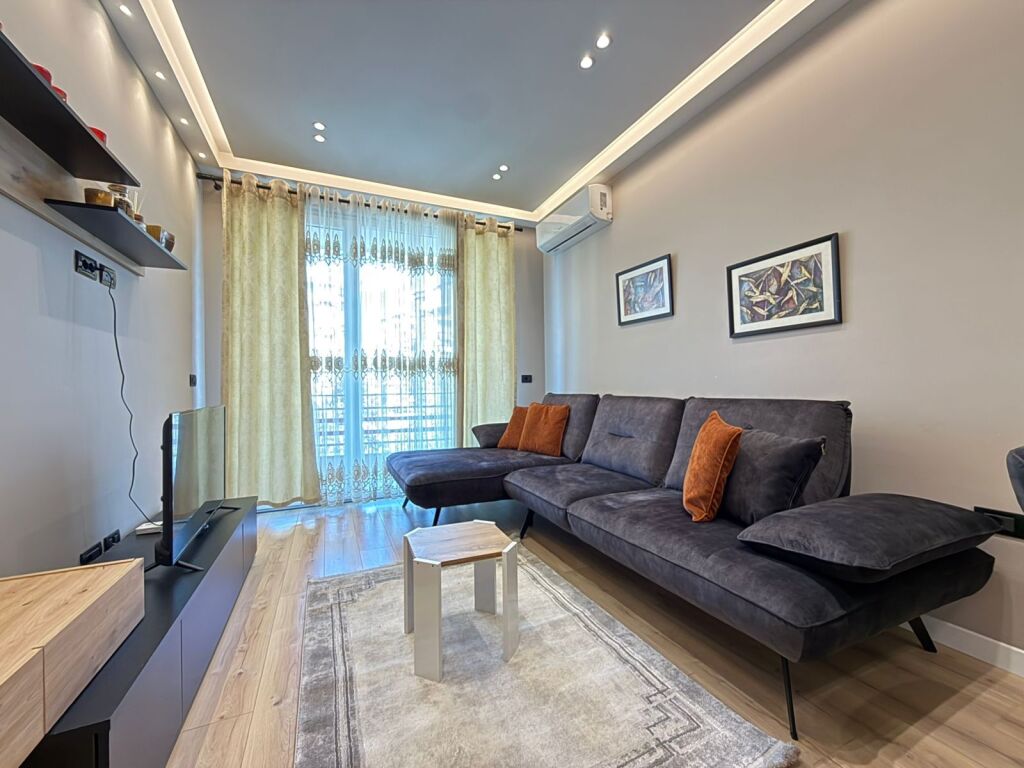 Apartment 1+1 for rent near the underpass at Komuna e Parisit.