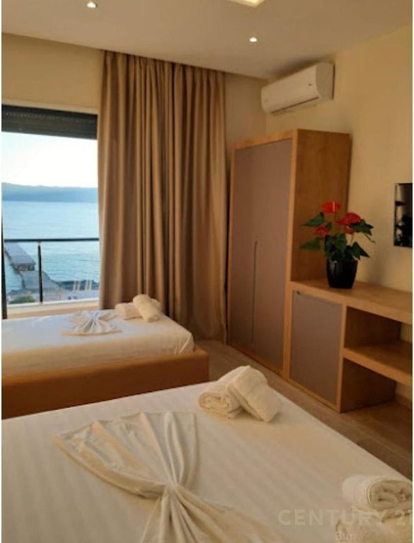 Hotel in Vendita a Radhime!
