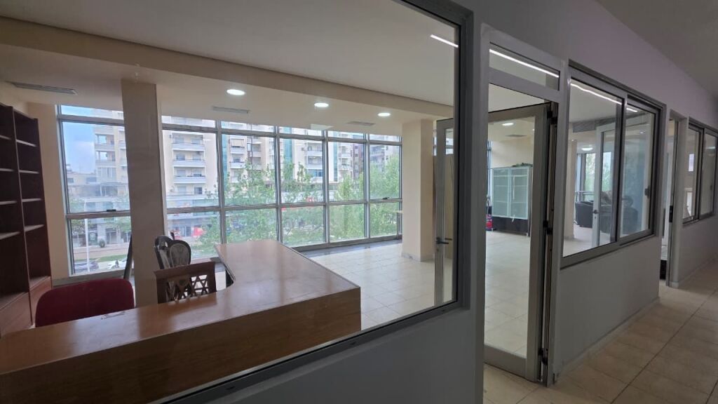 🏢 Shop for Rent in Transballkanike, Vlora