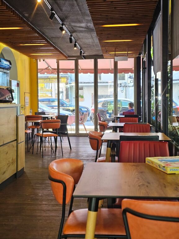 🍕 Business Bar–Pizzeria for sale, ready to work – with existing clientele!🍕
