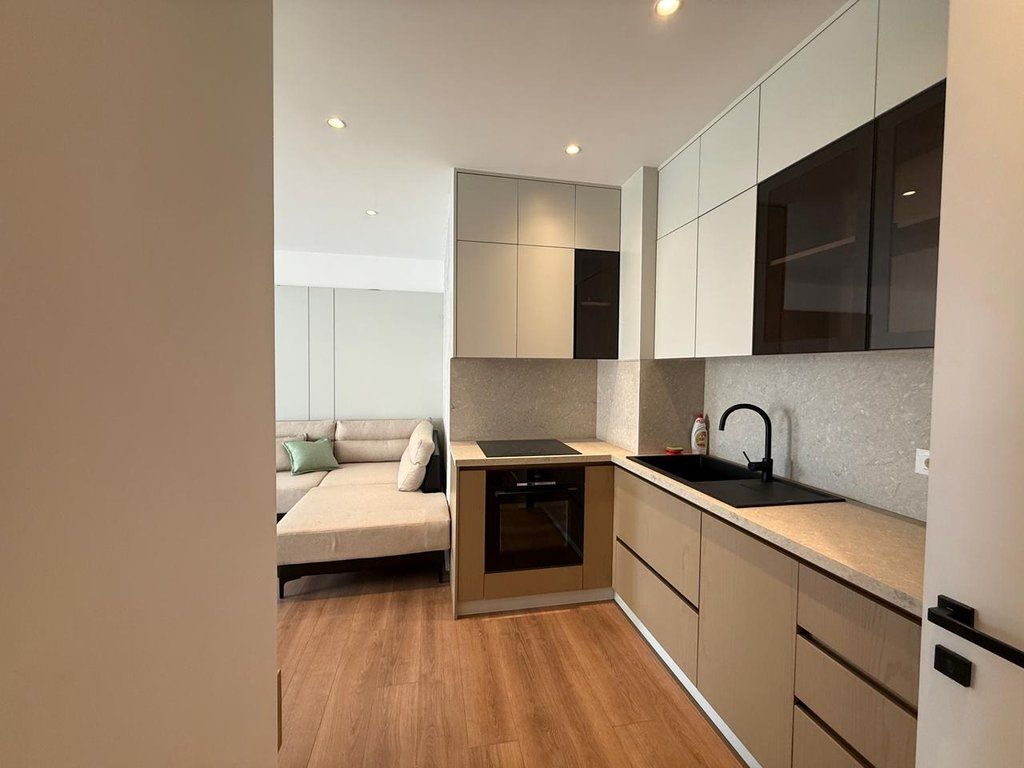 Shitet, Apartament 2+1, Qender, Tiranë