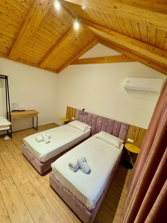 HOTEL IN AFFITTO 3 PIANI 9-PIANI 750.000 LEKE FH-70670