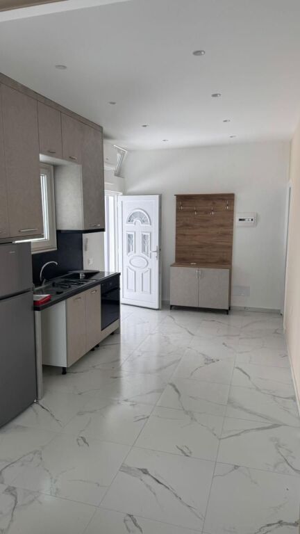 JEPET APARTAMENT ME QERA 1+1 5 MAJI