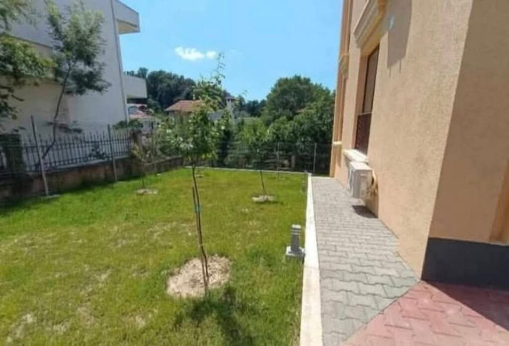 VILLA IN AFFITTO 3 PIANI - VICINO AL SENATORIUM, TIRANA