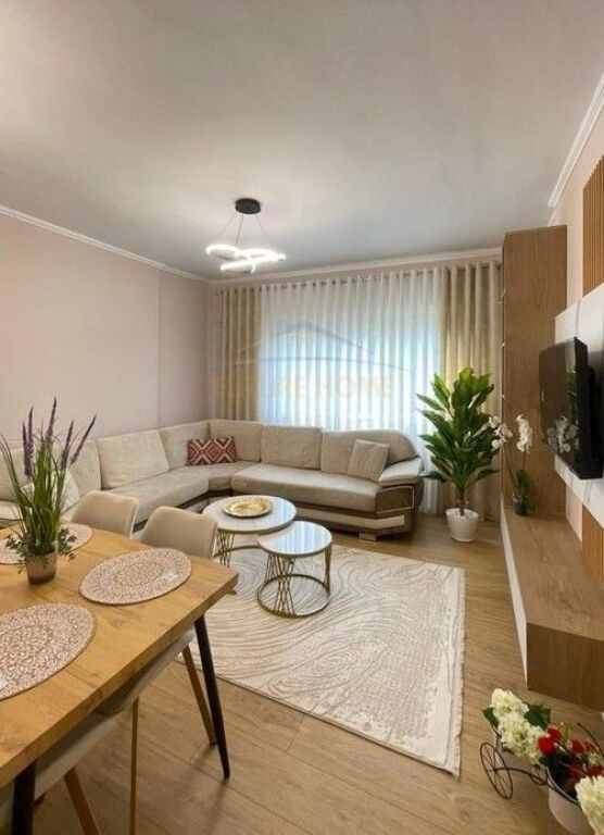 Rent, Apartment 2+1+2, Kristal Center, Paris Commune
