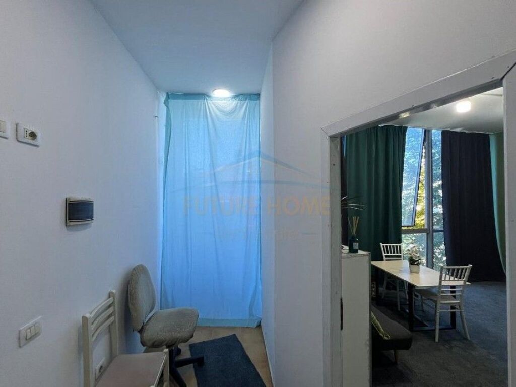 For sale, Premises, Xhamlliku
