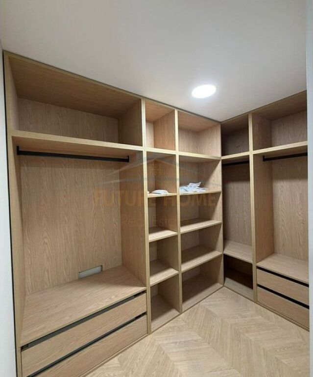 In vendita, Duplex + Posto Auto, Golden Park