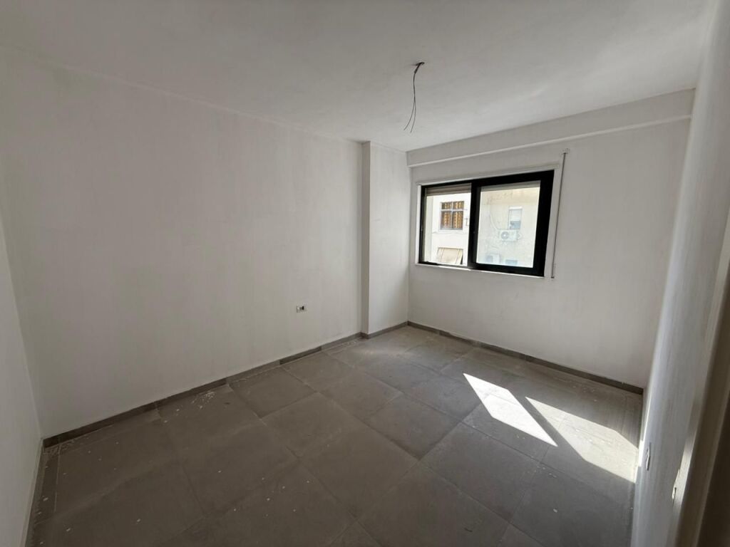 📣 SHITET Apartament 2+1 Me 2 Tualete Dhe Ballkon 📍 Rruga e "Durresit" ✨🏢 Ndertim i Ri