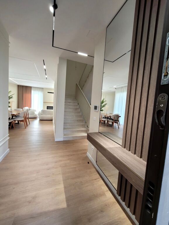 Villa a 2 piani, costruzione orion, lago secco, 4000 euro
