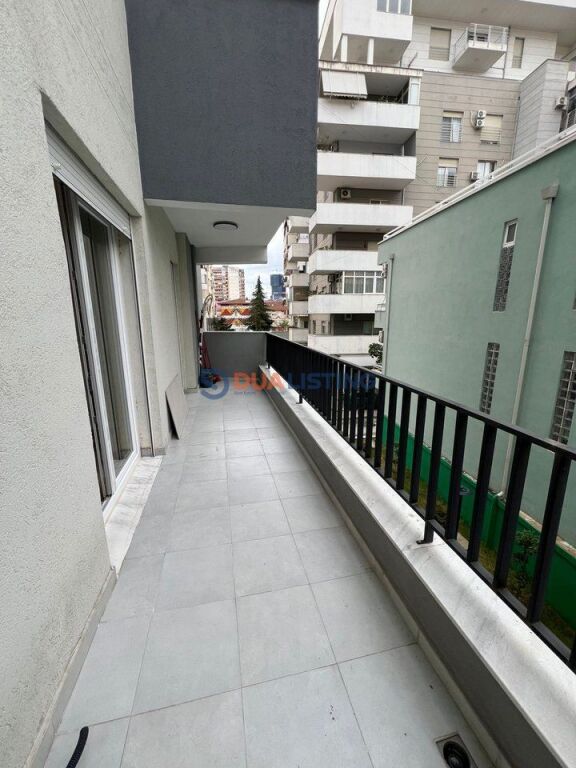 ✨ Premium Office Space for Rent – Pazar i Ri ✨