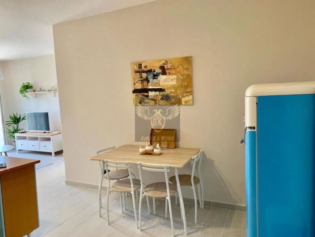 🏡 SHITET APARTAMENT 1+1 ME PAMJE DETI SHKËMBI I KAVAJËS VIJË E PARË ME DETIN