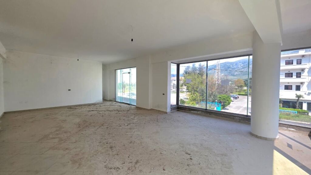 🏢 Negozio in Vendita a Orikum – Super Occasione!