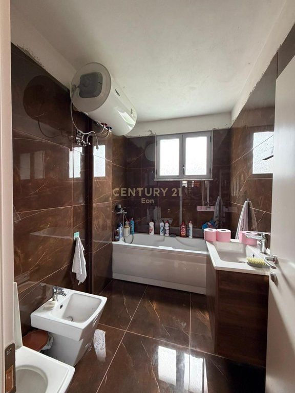 3-STOREY VILLA FOR SALE | NEAR PRANVERA SQUARE, DURRËS CENTER !
