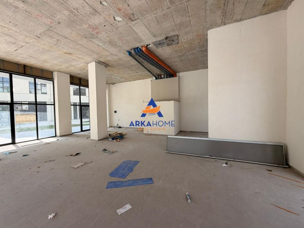 LOCALE COMMERCIALE IN AFFITTO 160M2 "VASIL SHANTO" 3000 EURO