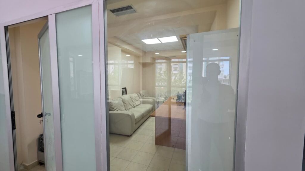 🏢 Shop for Rent in Transballkanike, Vlora