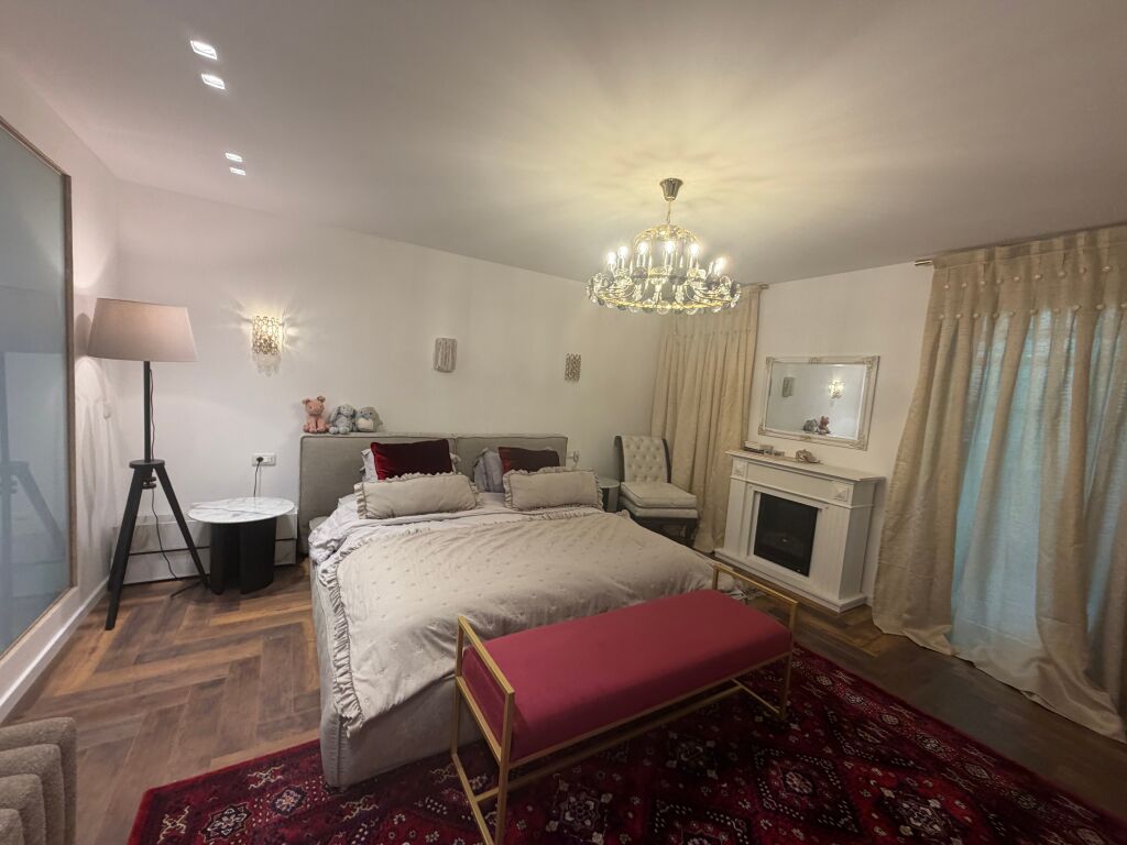Villa su due piani, arredata, long hill teg, 5000 euro con 2 posti auto