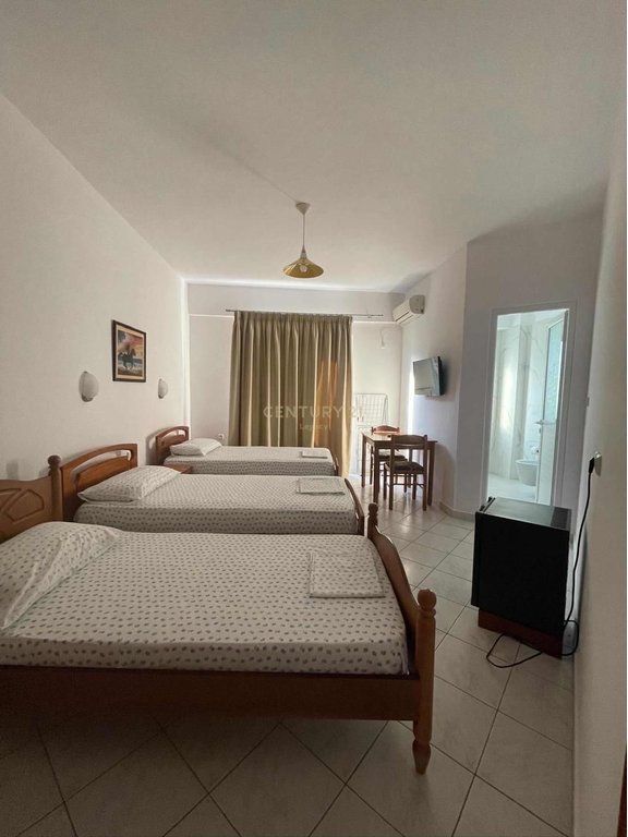 Jepet me qira hotel në Sarandë
