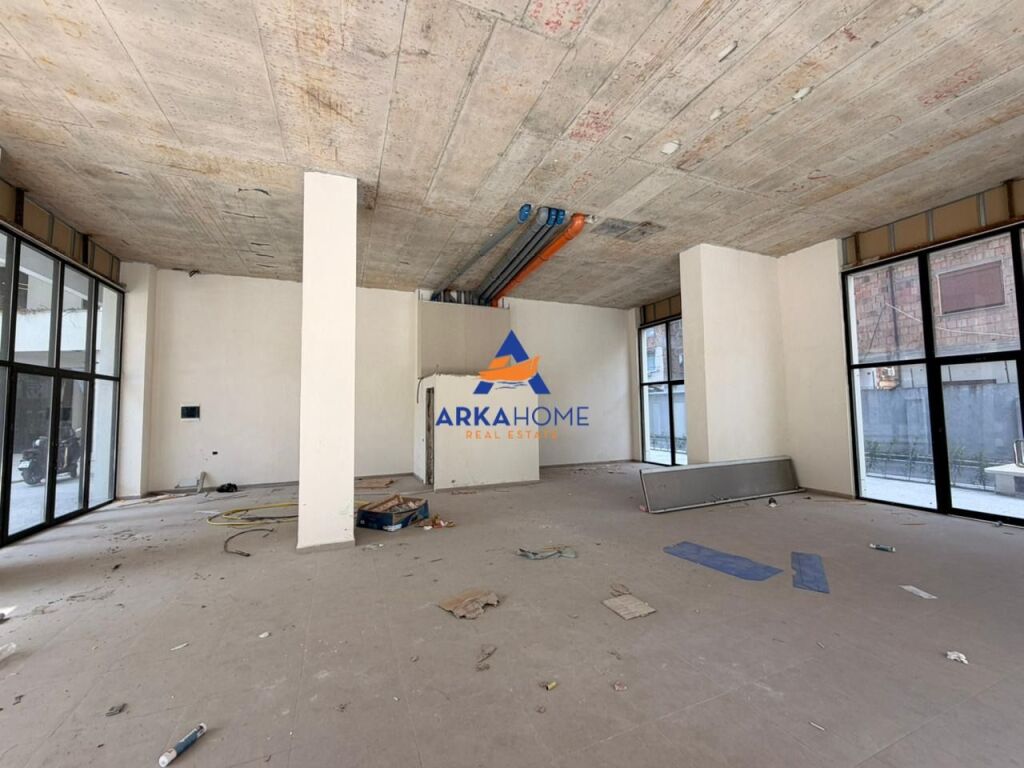 LOCALE COMMERCIALE IN AFFITTO 160M2 "VASIL SHANTO" 3000 EURO