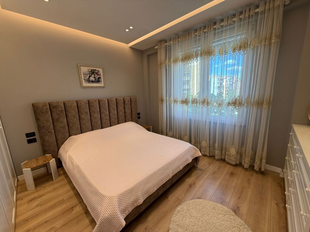 Apartment 1+1 for rent near the underpass at Komuna e Parisit.