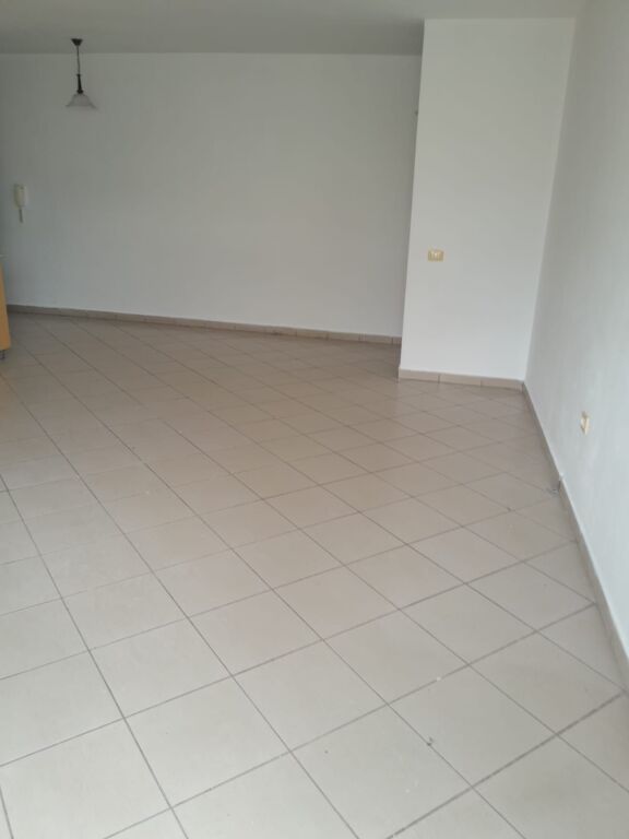 Apartament 2+1 Bosh me qera tek Kristal Center