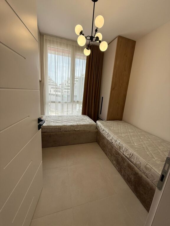 Apartament me qira tek Farmacia 10
