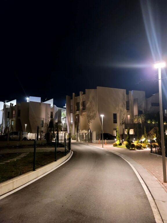 Villa a 2 piani, costruzione orion, lago secco, 4000 euro