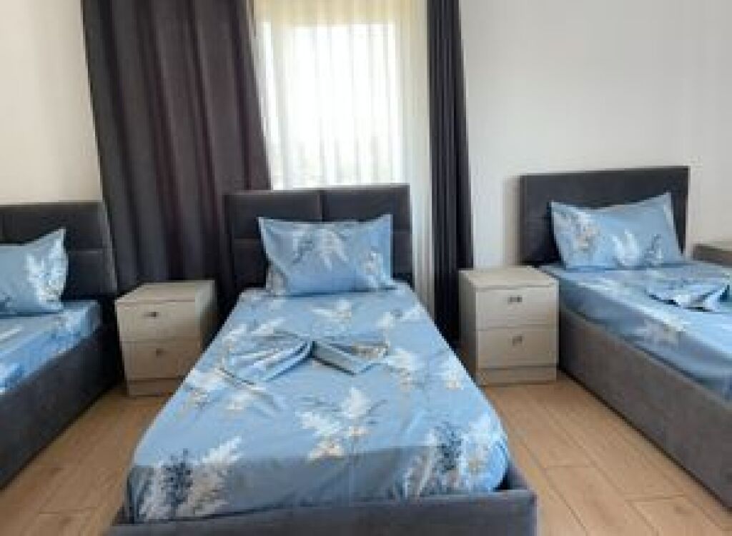 MONTHLY RENT HOTEL ROOM FOR 3 PERSONS IN VAQARR 300 €