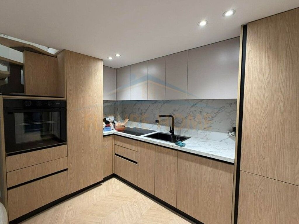In vendita, Duplex + Posto Auto, Golden Park