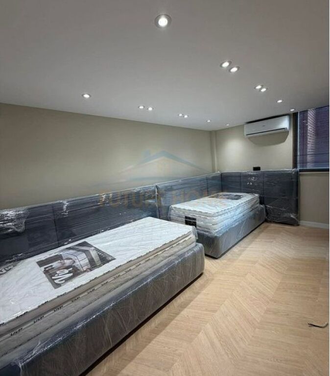 In vendita, Duplex + Posto Auto, Golden Park