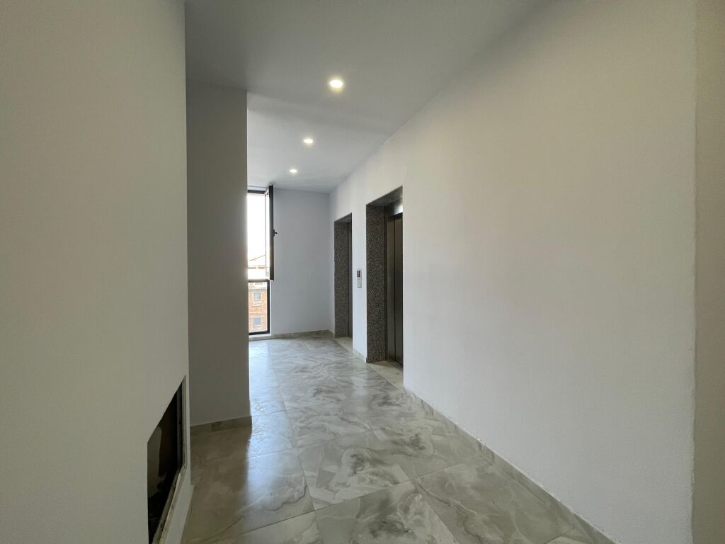Ufficio o Appartamento in Affitto a Vasil Shanto! 850 Euro / mese