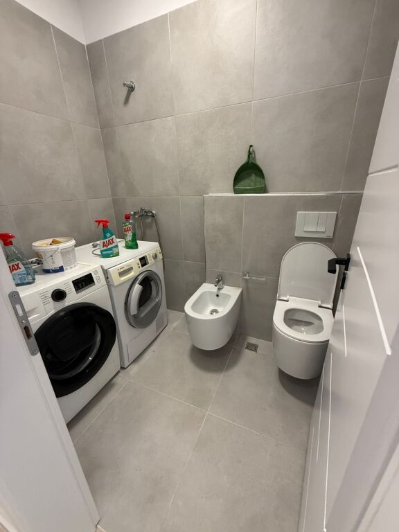 Apartament me qira tek Farmacia 10