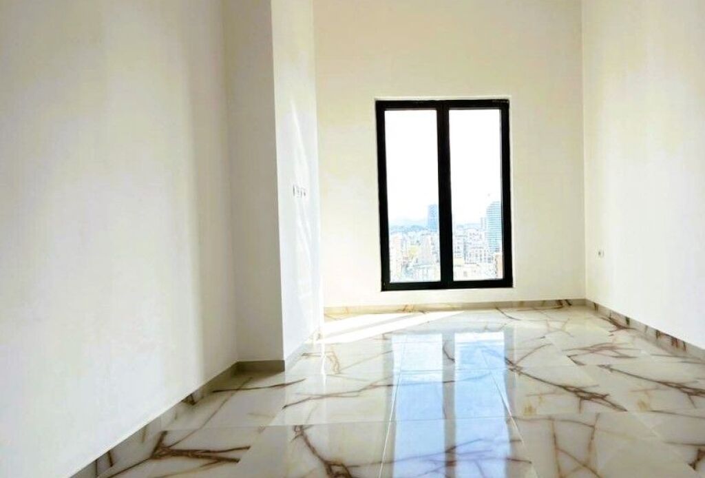 3+1+2 apartment for office available on Barricades Street!