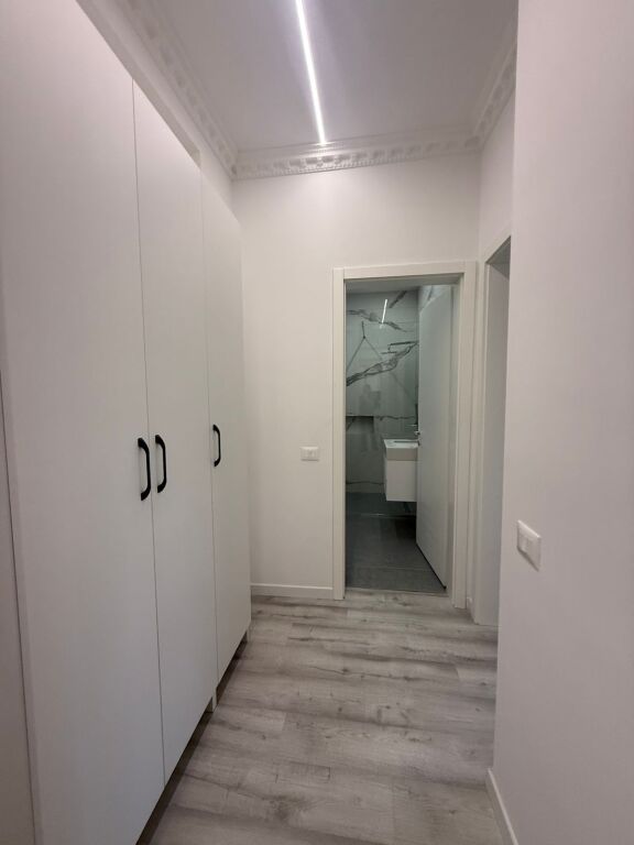 2+1,arredato con parcheggio,hotel radisoni lago secco,1000 euro