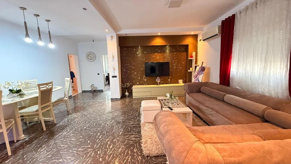 2+1 apartment for rent at Komuna e Parisit, Tirana