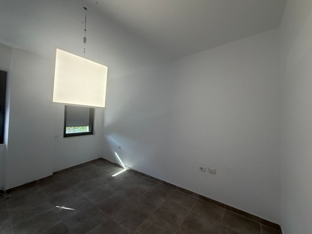 3+1, vuoto presso l'hotel Radisson lago secco, 1500 euro