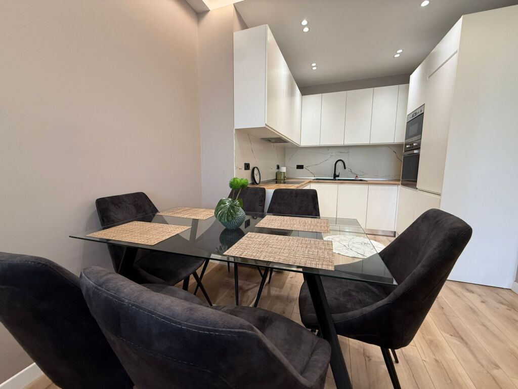 Apartment 1+1 for rent near the underpass at Komuna e Parisit.