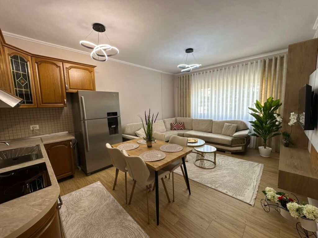 Apartament 1+1 per qira tek Kristal Center.