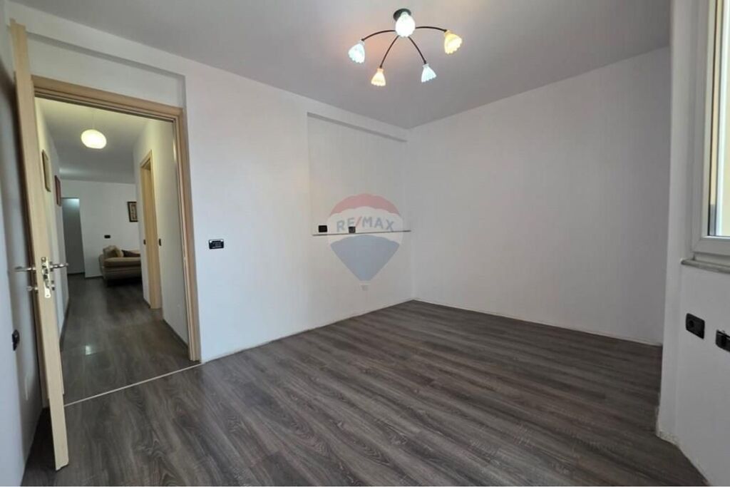 Apartment 2+1 for sale in Fusha e Aviacionit
