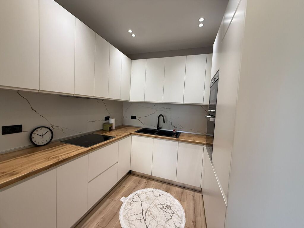 Apartment 1+1 for rent near the underpass at Komuna e Parisit.