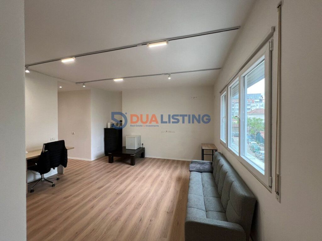 ✨ Premium Office Space for Rent – Pazar i Ri ✨